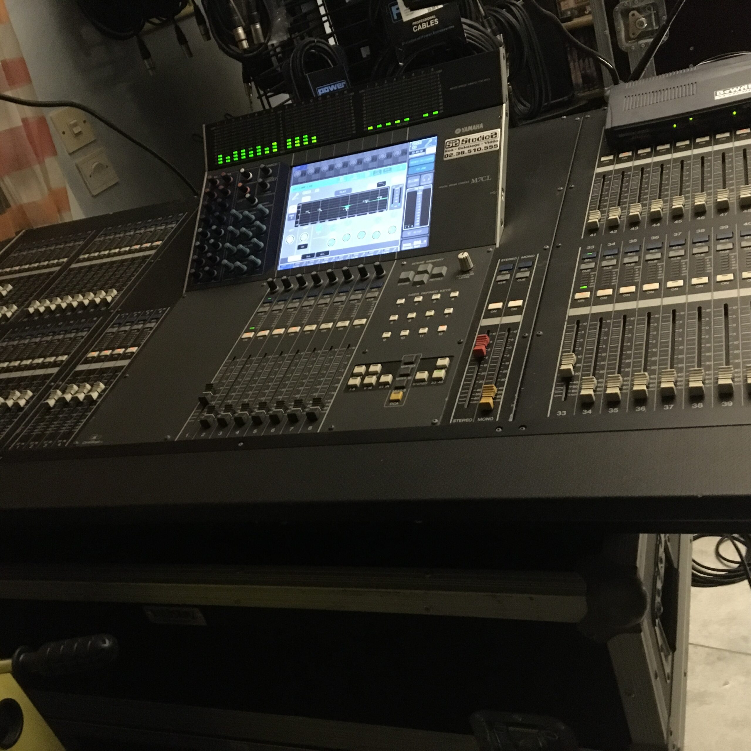 Vend console M7 CL 48 Ethernet + Rack Ethernet 3 stagebox Yamaha