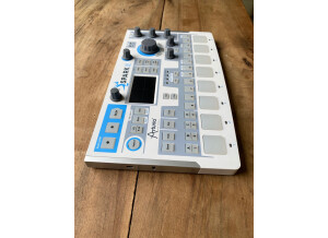 Arturia SparkLE Creative Drum Machine (8205)