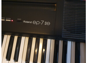 Roland EP-7IIe