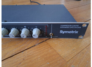 Symetrix 522