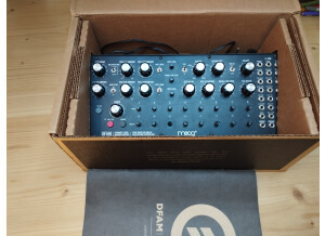 Moog Music DFAM (Drummer From Another Mother) (54677)