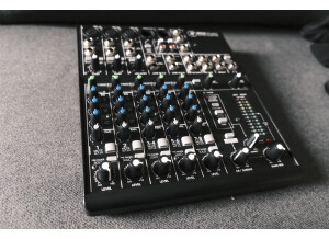 Mackie 802VLZ4 (382)
