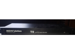 Midi Solutions T8 8-output MIDI Thru Box (25998)