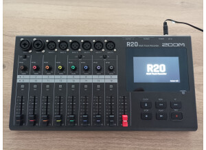 Zoom R20