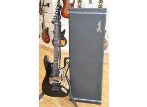 Stratocaster Tom Morello Signature (1)