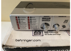 Behringer MINIFEX FEX800
