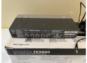 Behringer MINIFEX FEX800