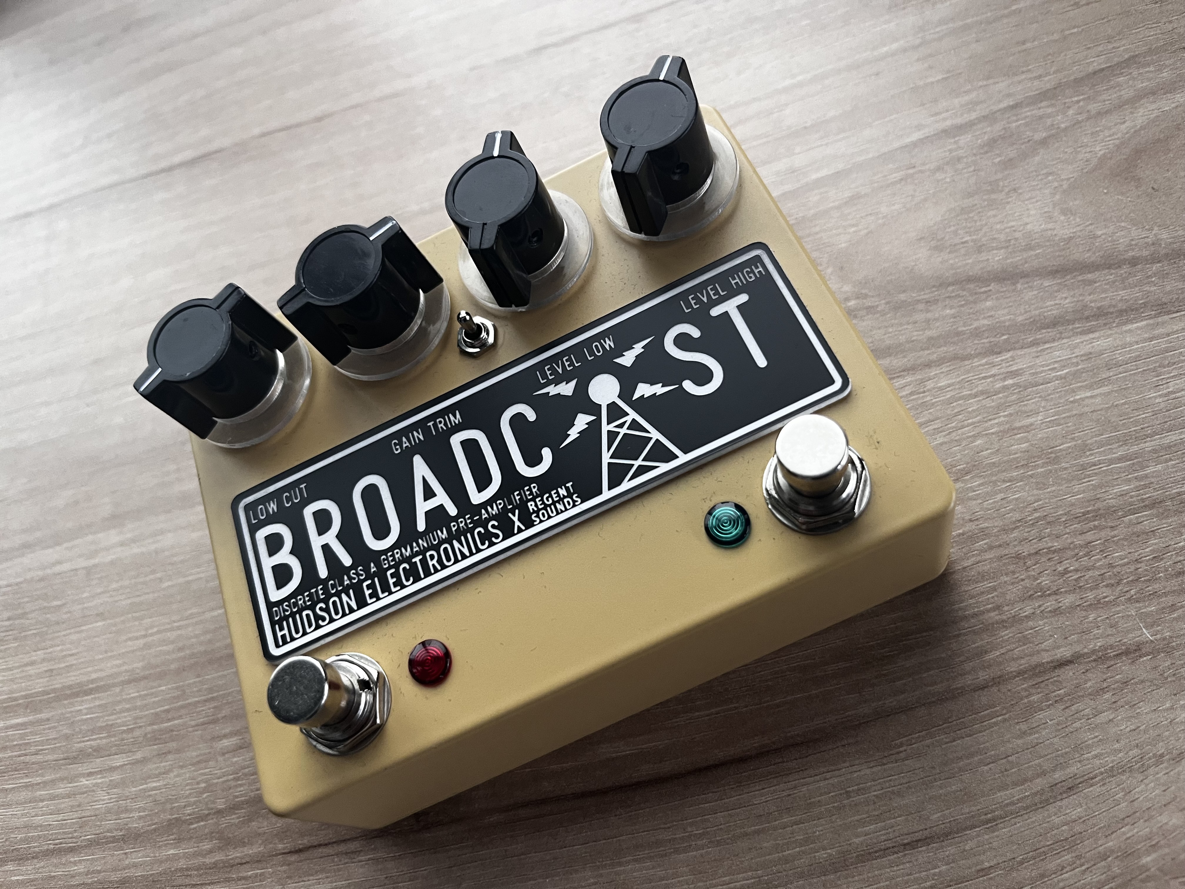 Hudson Electronics UK Broadcast - Dual foot switch