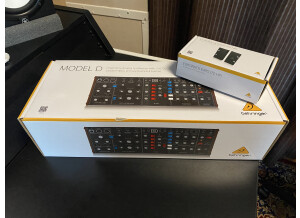 Behringer Model D (9824)
