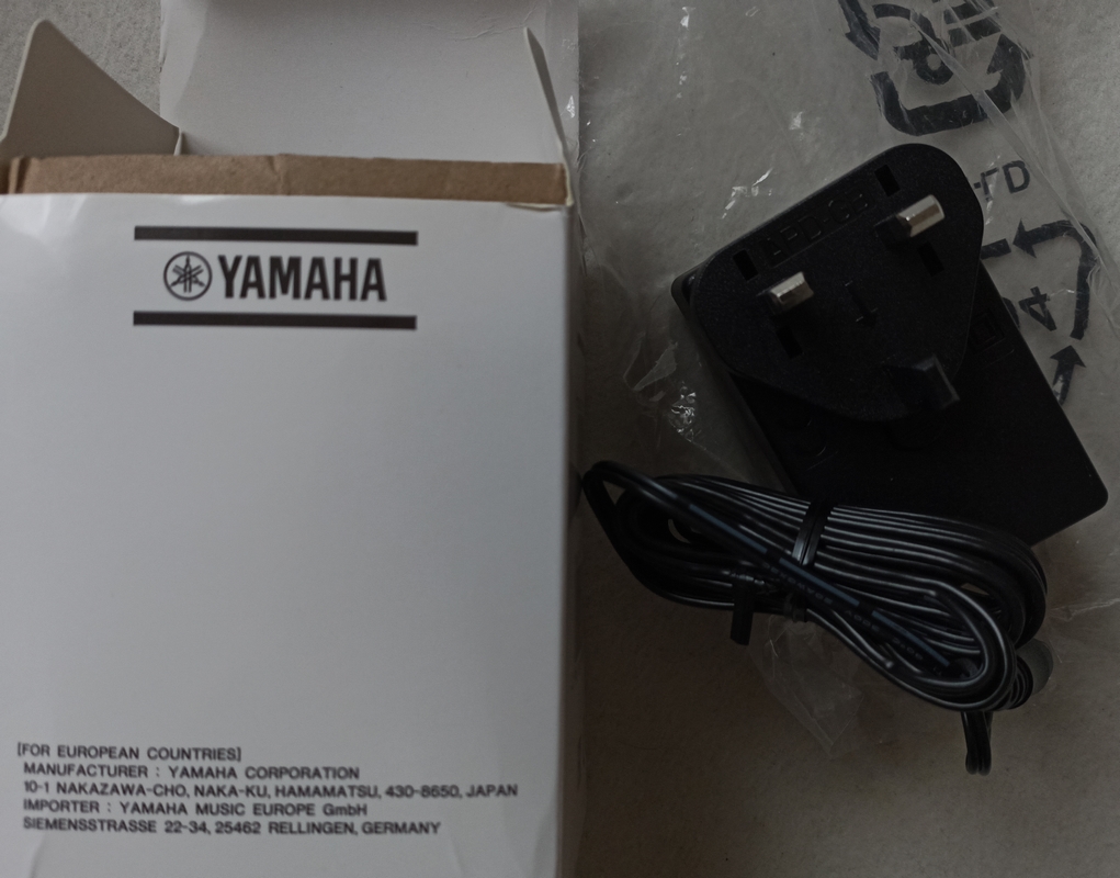 Adaptateur Yamaha PA-150B, broche anglaise, neuf, port non compris (France) 
