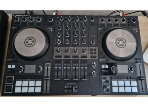 Native Instruments Traktor Kontrol S4 mk3 (28002)