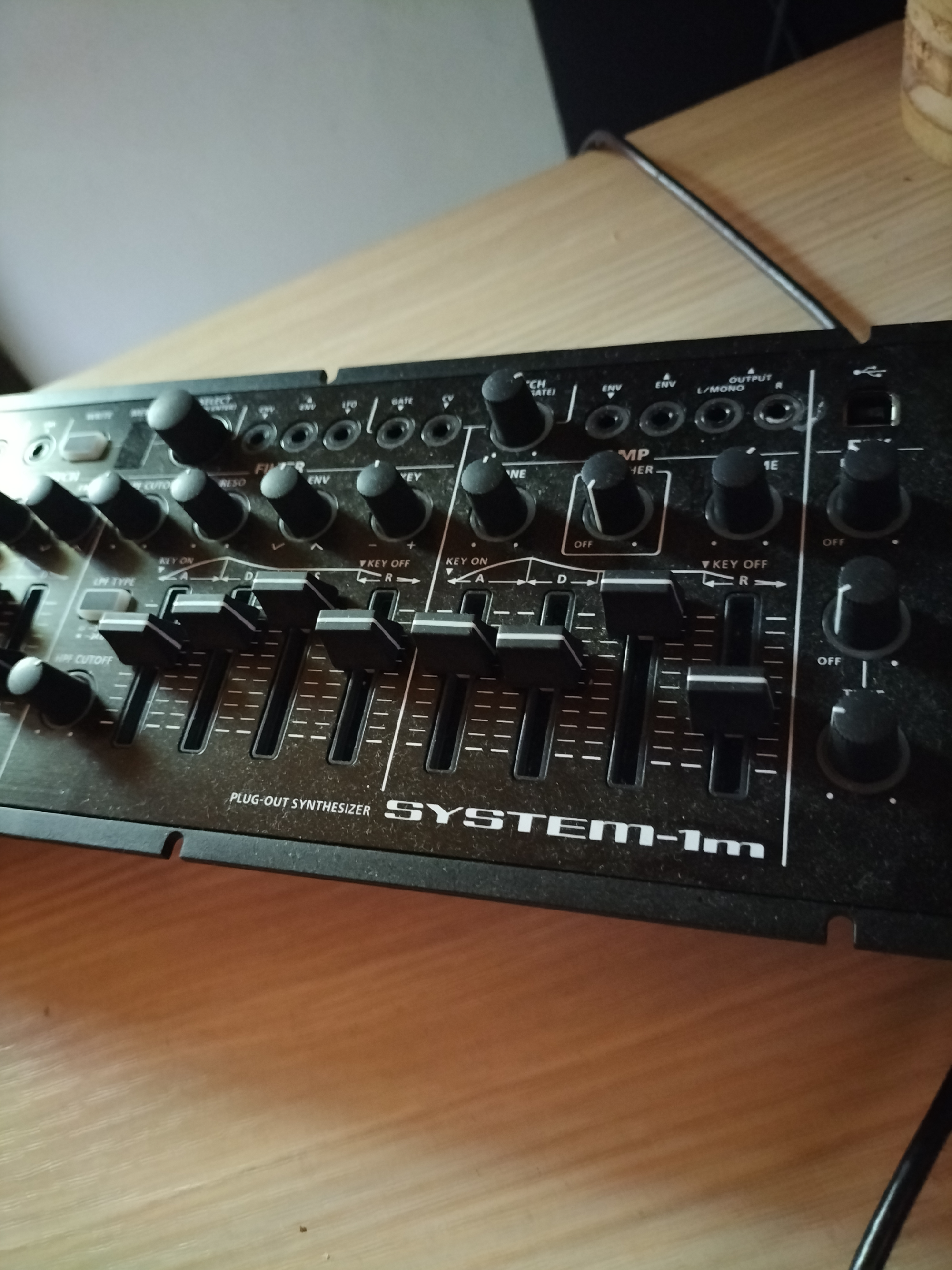 Roland / SYSTEM-1M