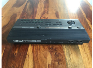 Yamaha TG33 (7868)