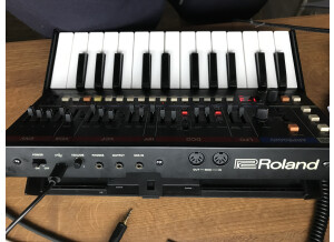 Roland JU-06A (68470)