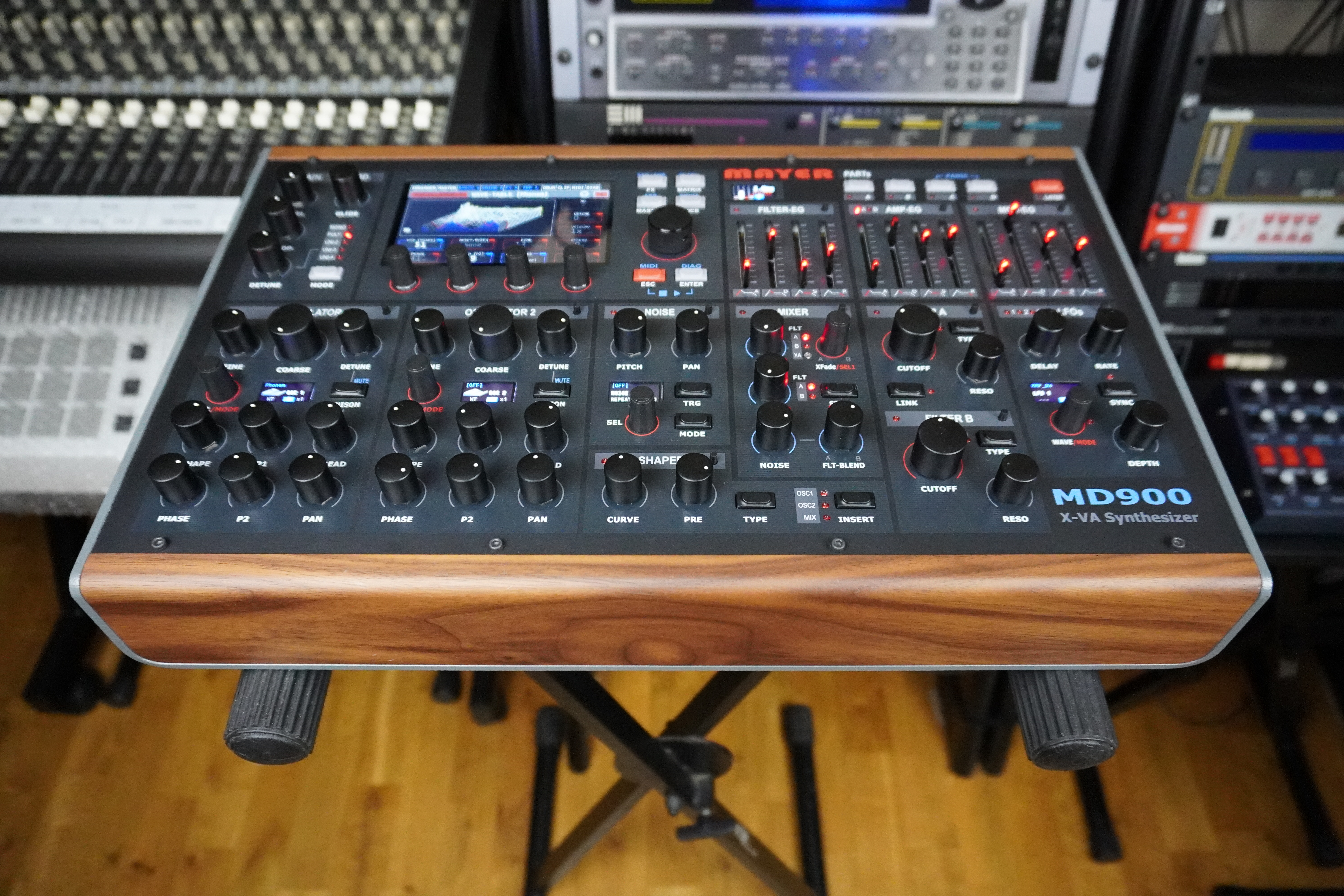 MD900 02tof 02 avant centre