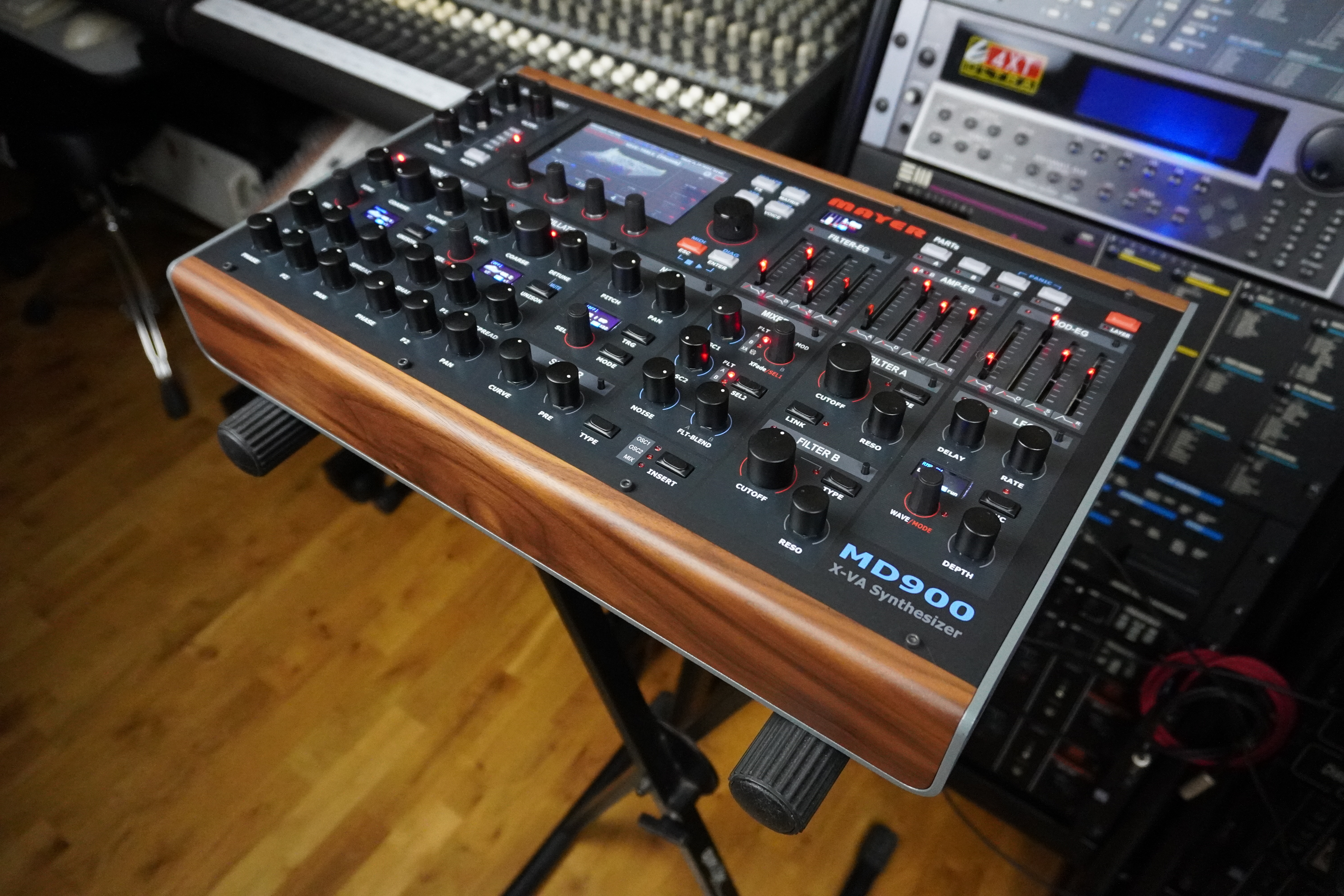 MD900 02tof 03 avant droit