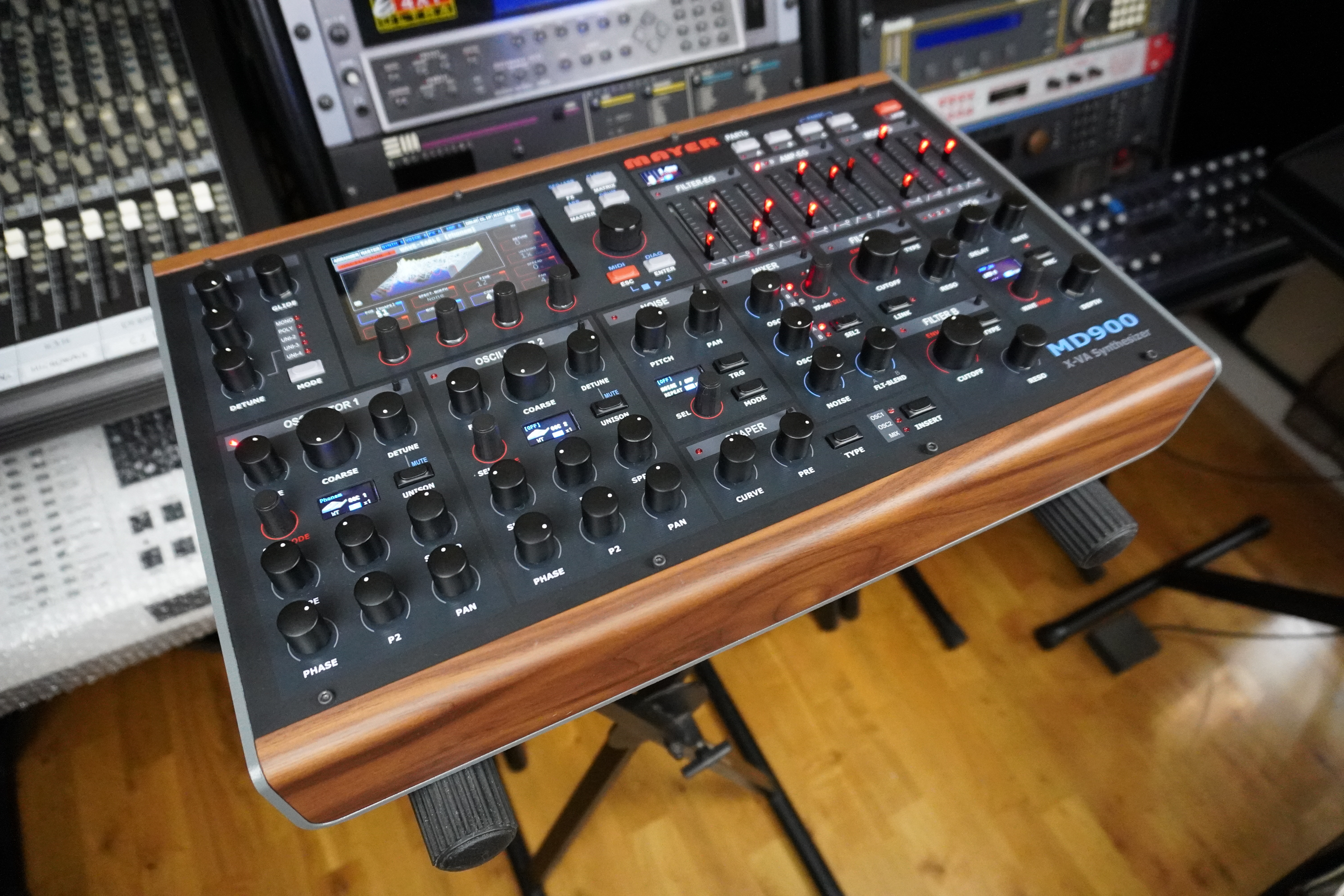 MD900 02tof 04 avant gauche