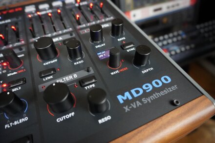 MD900 02tof 12 zoom logo MD900 02tof 12 zoom logo