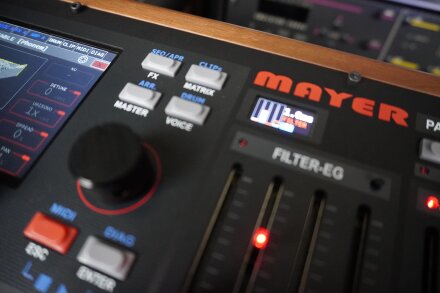 MD900 02tof 14 zoom logo MD900 02tof 14 zoom logo