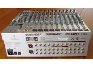 Behringer UB2442FX-Pro