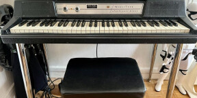 Très rare vends piano électrique Wurlitzer 200 A comme neuf de 1979 n'a jamais été déplacé et quasiment pas joué.