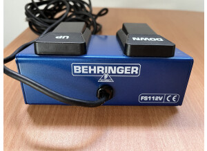 Behringer FS112V