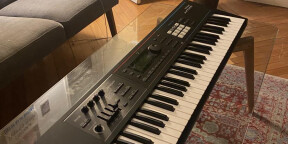 Roland Juno DS-61 comme neuf