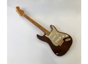 Fender Spalted Maple Top Artisan Stratocaster Maple (22978)