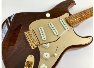 Fender Spalted Maple Top Artisan Stratocaster Maple (64647)