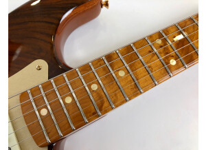 Fender Spalted Maple Top Artisan Stratocaster Maple (24406)