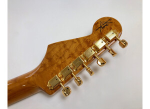 Fender Spalted Maple Top Artisan Stratocaster Maple (68566)