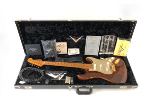 Fender Spalted Maple Top Artisan Stratocaster Maple (40838)