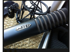 3E06EDE7-4C63-4225-9F21-CD3A5341C3F1