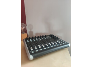 Behringer X-Touch Compact