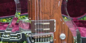 Très rare guitare Ampeg Dan Armstrong Lucite état exceptionnel 2 micros Dan Armstrong + étui rigide d'origine MAGNIFIQUE !