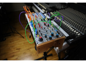 Easel Command 02tof 07 droite flanc face
