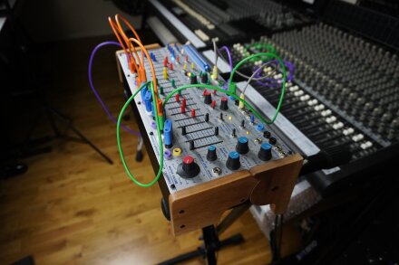 Easel Command 02tof 07 droite flanc face Easel Command 02tof 07 droite flanc face