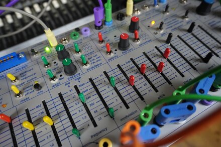 Easel Command 02tof 09 zoom centre Easel Command 02tof 09 zoom centre