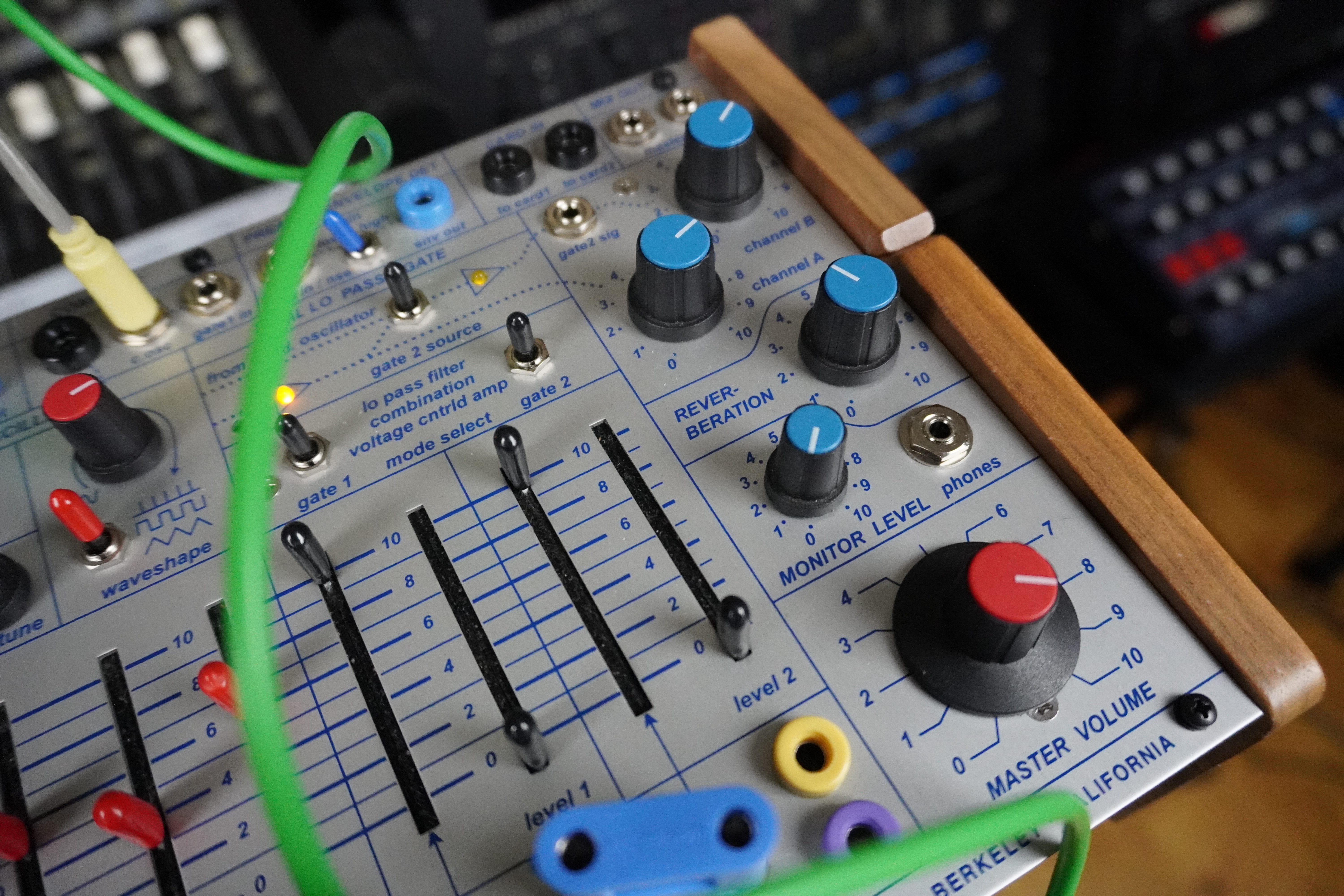 Easel Command 02tof 10 zoom droite