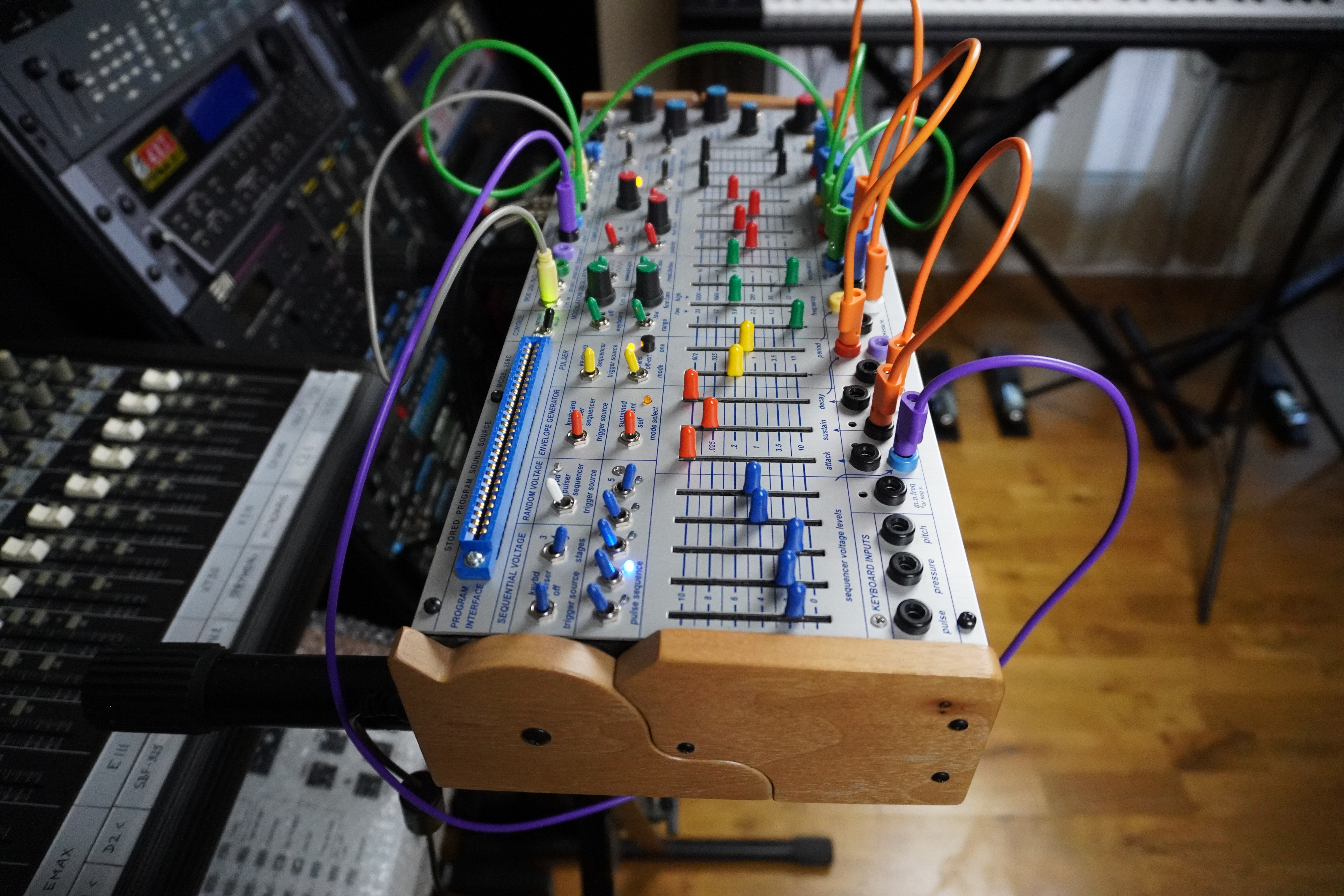 Easel Command 02tof 12 flanc gauche