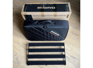 Mono Pedalboard Rail Medium & Stealth Tour Accessory Case (29403)