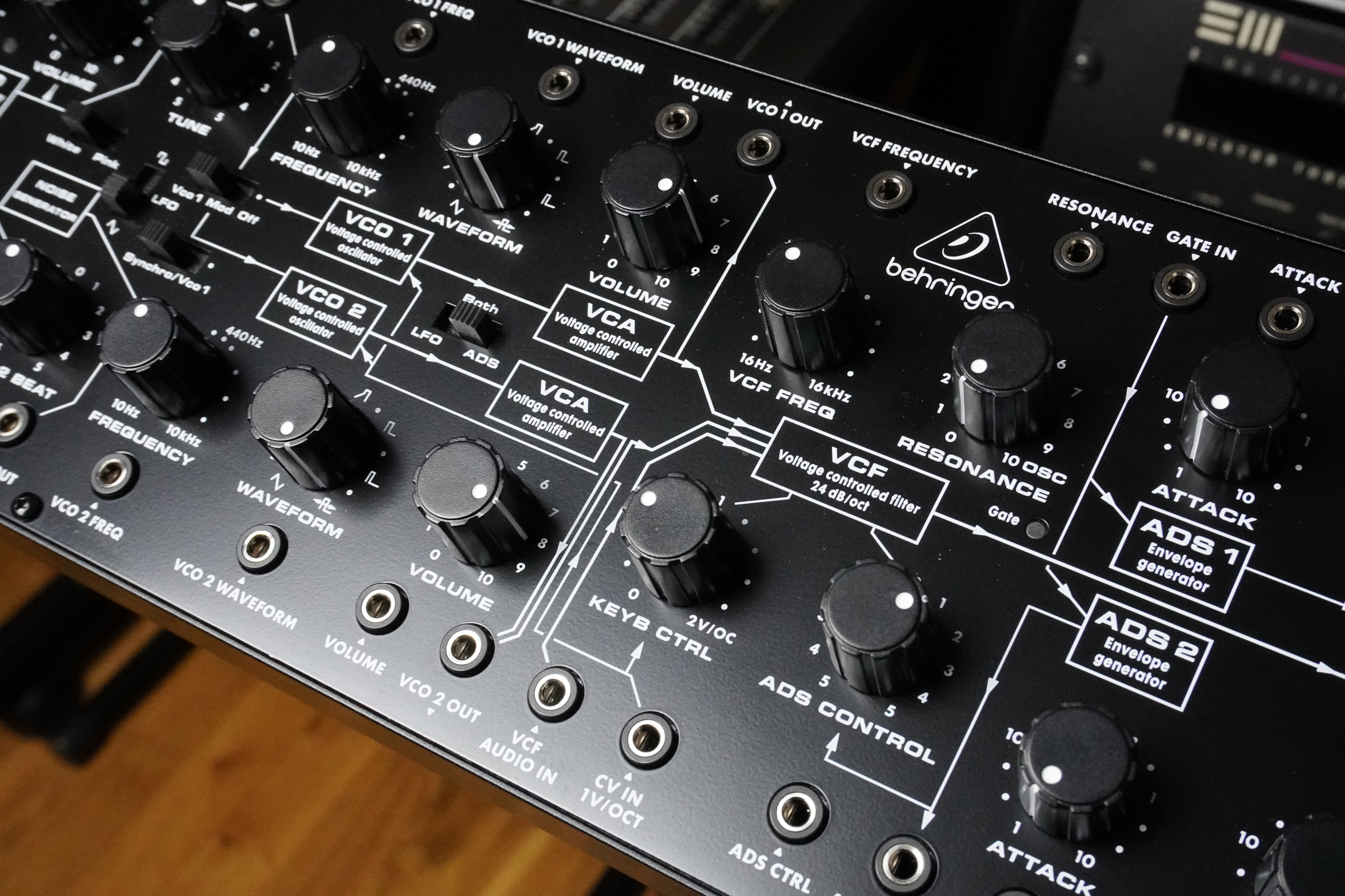 Kobol Expander 02tof 08 Zoom Centre