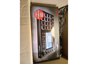 Akai Professional MPC Live (7136)