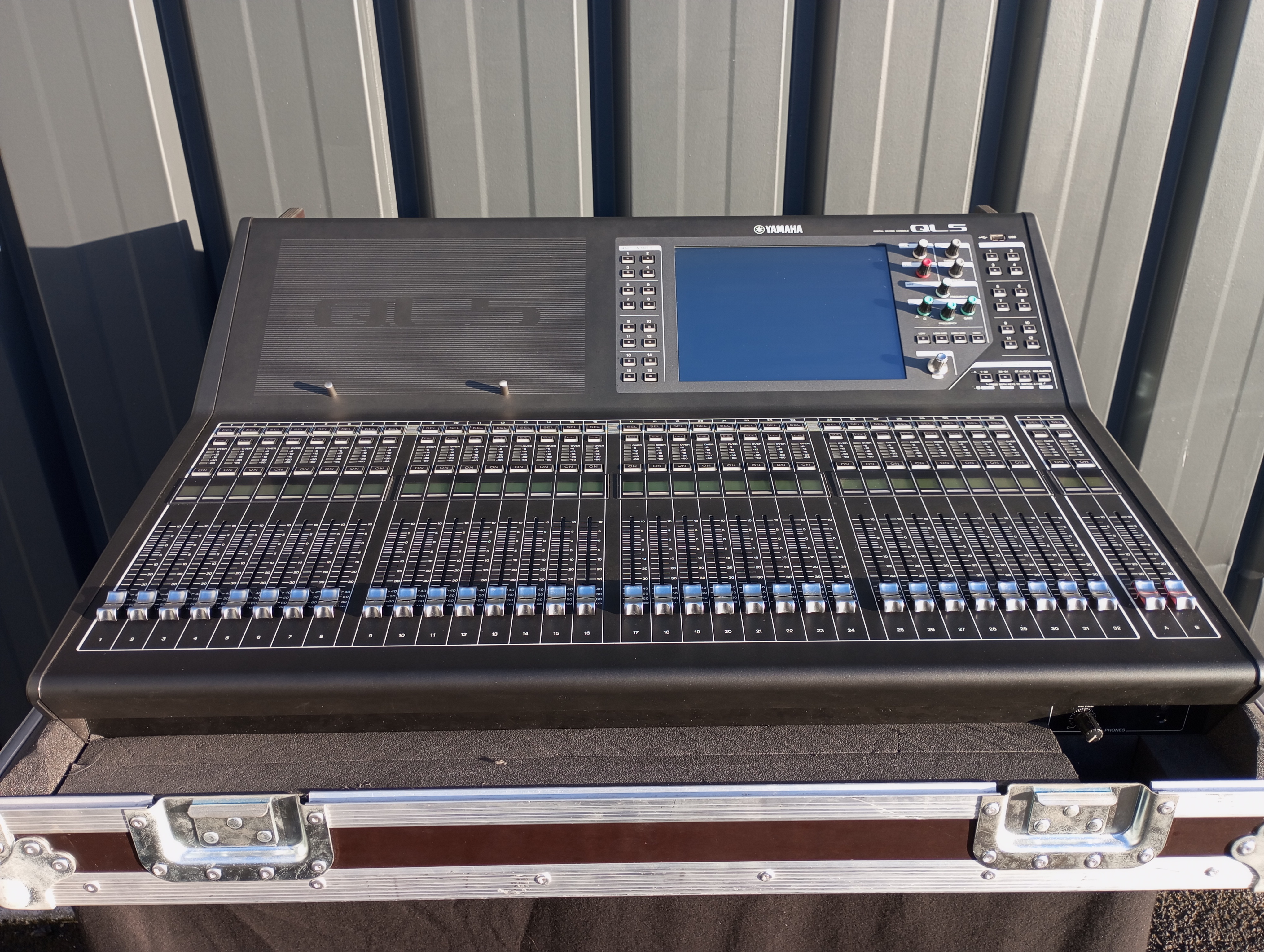 Vends console Yamaha QL5