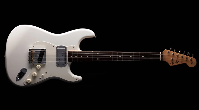 Souichiro-Yamauchi-Stratocaster-Custom-limited-edition-1024x6832