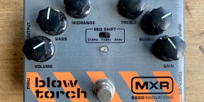 MXR BolwTorch Preamp distorsion bass