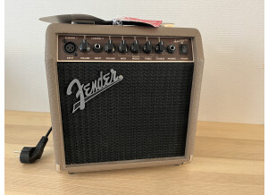 Fender Acoustasonic 15