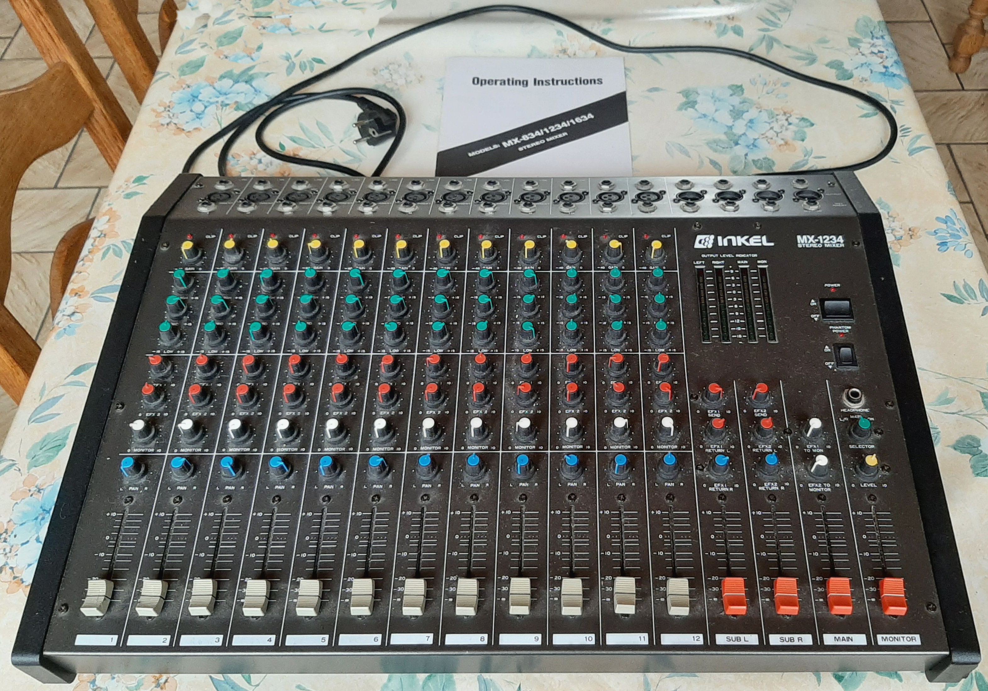 Vends table de mixage INKEL MX-1234.