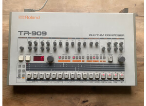 Roland TR-909 (49862)