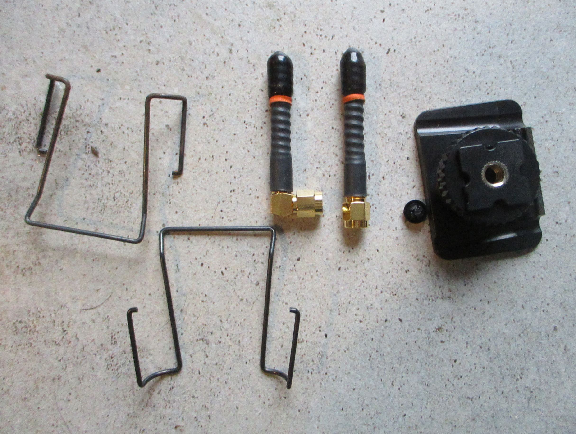 antenne + griffes + support caméra